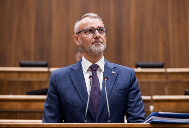 Ősztől változhat a szlovák parlament működése: új etikai kódex és pénzbírság a képviselőknek