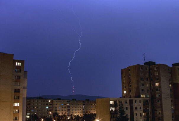 Zivatarokra figyelmeztetnek országszerte Szlovákiában