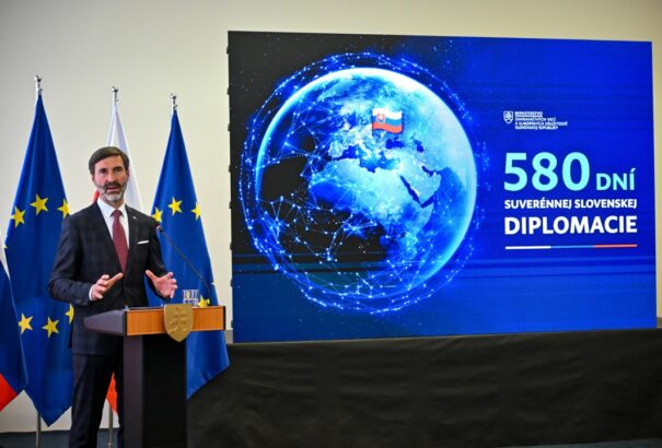 Szlovákia átvette a Slavkovi Hármak elnökségét