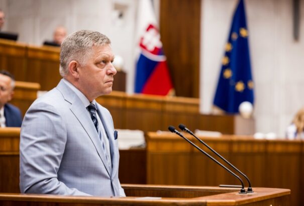 Fico: „Az ellenzéki gyűlöletgyár terméke volt az ellenem elkövetett merénylet”