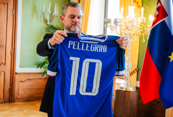 A SNS felére csökkentené az államfő fizetését – a miniszterelnök keresne a legtöbbet