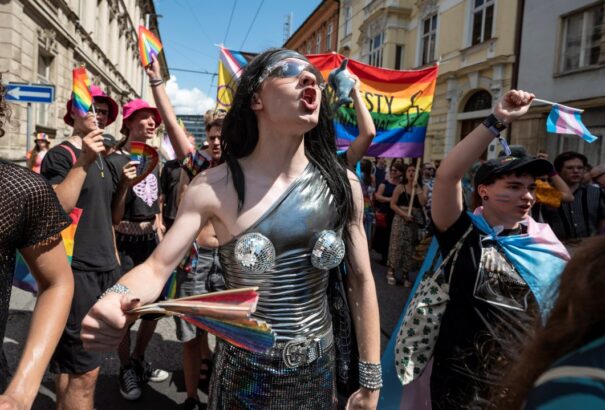 Több mint 14 ezren vettek részt a pozsonyi szivárványos felvonuláson