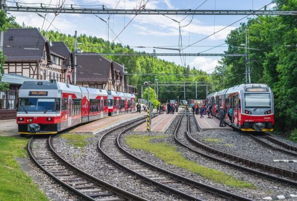 Egyre népszerűbb a nyári vonatozás. A ZSSK rekordot döntött a hálózati jegyek értékesítésében