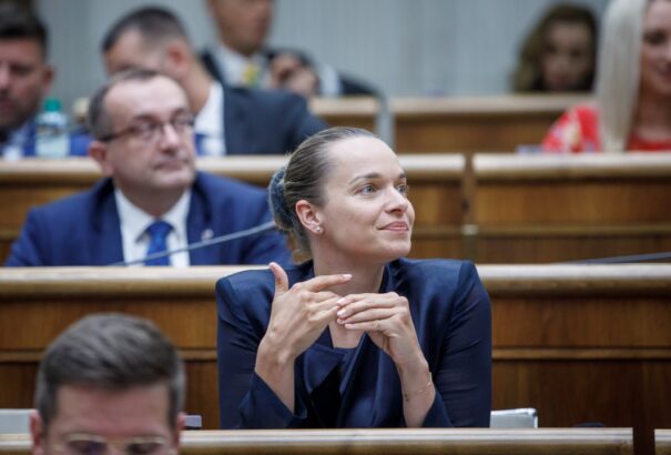 Romana Tabák visszatér a parlamentbe – asszisztensként