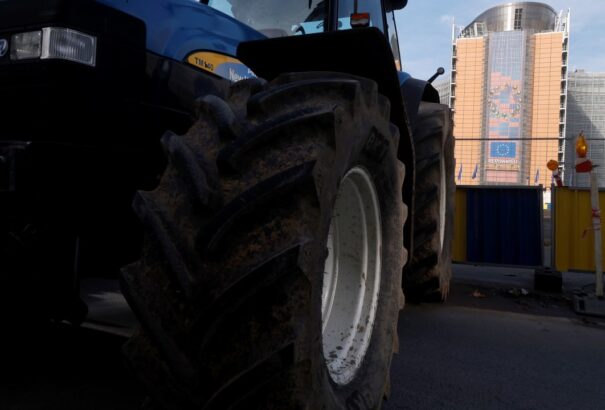 Az EU megint Ukrajna javára módosítja az importvámokat, óriási tüntetésre készülnek az európai gazdák Brüsszelben