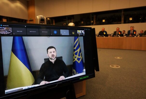 Zelenszkij bajban van: újabb 3000 ukrán katona holttestének átadását tervezik az oroszok