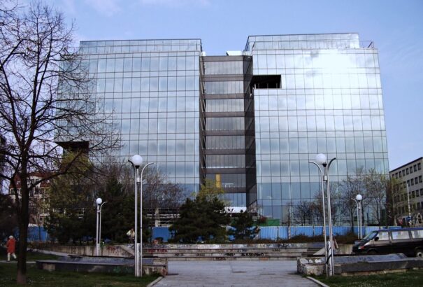 A kormányhivatal felmondta a hátrányos bérleti szerződést, a rendőrség nyomozást indított