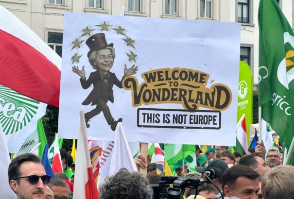 Fellázadtak a gazdák Brüsszel árulása és az agrártámogatások leépítése ellen