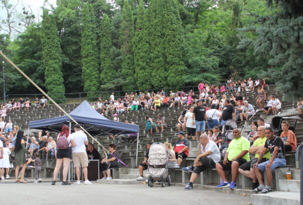 Itt mindenki kisebbség – „Mulatos Romale” Királyhelmecen