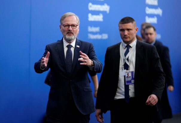 Botrányos eretnekség: Csehország nem akar részt venni Trump Ukrajnát felfegyverző programjában