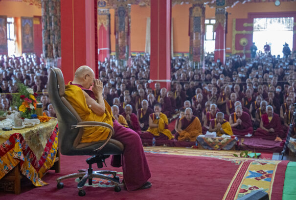A 90 éves dalai láma kizárta, hogy Kína dönthessen majd az utódlásáról