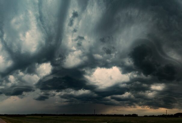 Órákon belül megérkezik a várva várt csapadék és lehűlés – intenzív zivatarokkal
