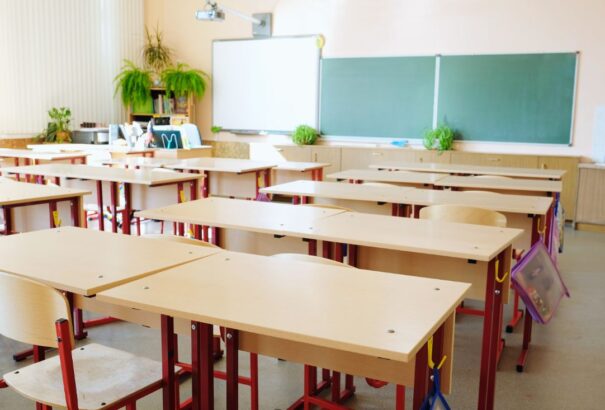 Kirukkolt az iskolahálózat racionalizációjával az ÚHP-csoport is. Összevonásokat, kemény döntéseket szorgalmaznak