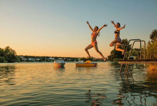 Itt az új nyaralási trend: észak felé menekülnek a turisták a hőség elől
