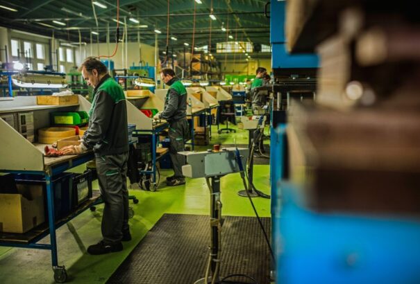 Sok kéz, kevés agy: Szlovákiába sok külföldi munkavállaló érkezik, de kevés köztük a szakember