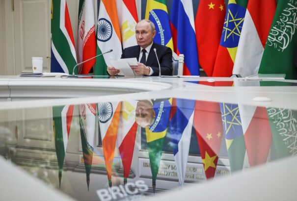 Putyin szerint a liberális globalizáció elavult, és egy igazságosabb multipoláris világ van kialakulóban