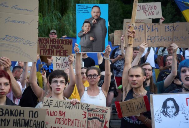 Ukrajnában csütörtökön is folytatódtak a korrupcióellenes tüntetések