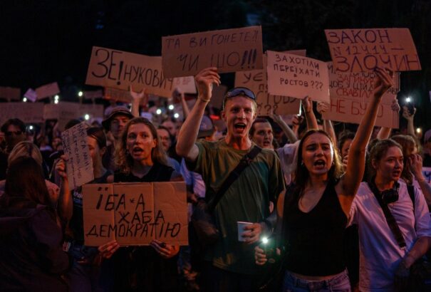 Németország, Franciaország és Hollandia bírálja Kijevet az új törvény miatt