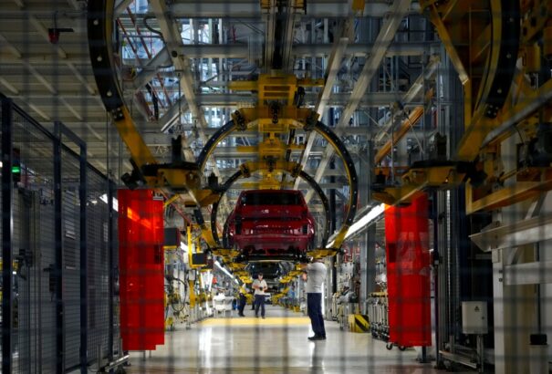 Kiborult a Stellantis európai vezetője, Brüsszel katasztrófába hajszolja az autógyártókat