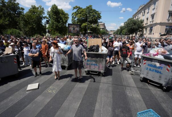 Szerbia a totális káosz határán – diákblokádok, utcai erőszak, túlkapások mindkét oldalon