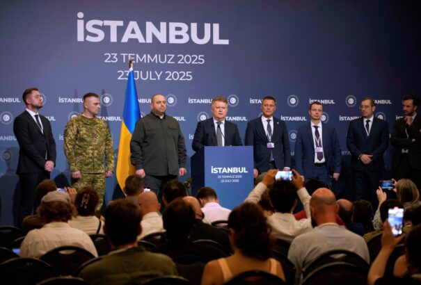 Tűzszüneti javaslatok és hadifogolycsere – újabb orosz–ukrán tárgyalások Isztambulban