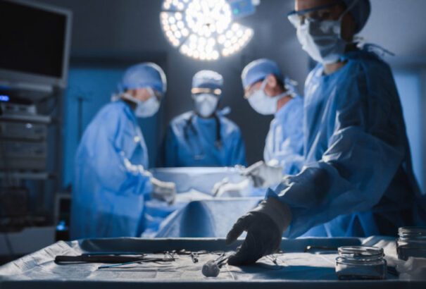 Csaknem 84 ezer ember vár tervezett beavatkozásra Szlovákiában. A legtöbben csípő- vagy térdízületi műtétre