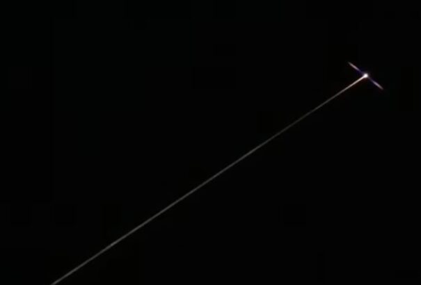 Páratlan videón Kapu Tiborék izzó űrhajója, amint belép a Föld légkörébe