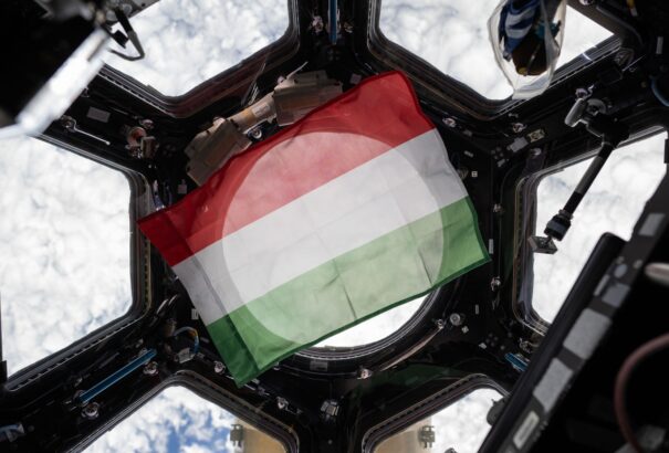 Hamarosan landol Kapu Tibor, űrutazása a magyar gazdaságban is új dimenziókat nyithat