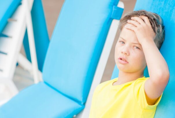 Így óvjuk meg a gyerekeket a napszúrástól és a hőgutától – tanácsok egy gyermekorvostól