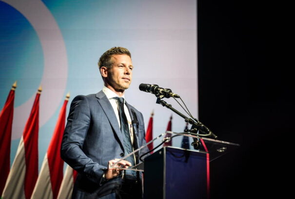 Magyar Péter: a Tisza mind a 106 választókerületben önállóan indul, nem folytat háttéregyeztetést