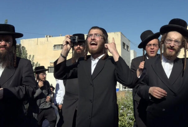 Izrael 54 000 ultraortodox zsidó hallgatót készül behívni katonai szolgálatra