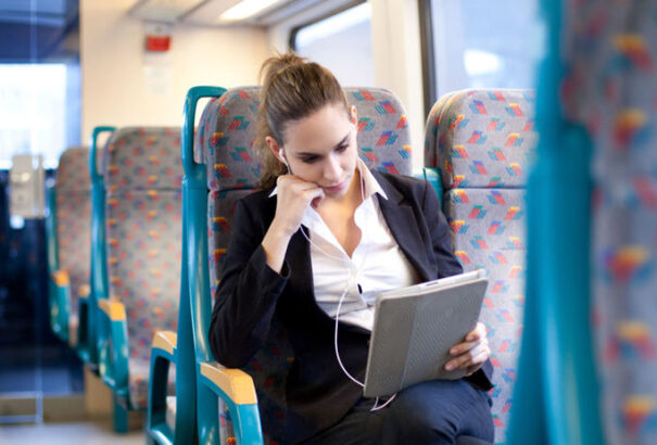 A ZSSK a legtöbb vonaton elérhetővé tette a Wi-Fi-t – naponta több ezer próbálkozást szűrnek ki a szabályok megkerülésére