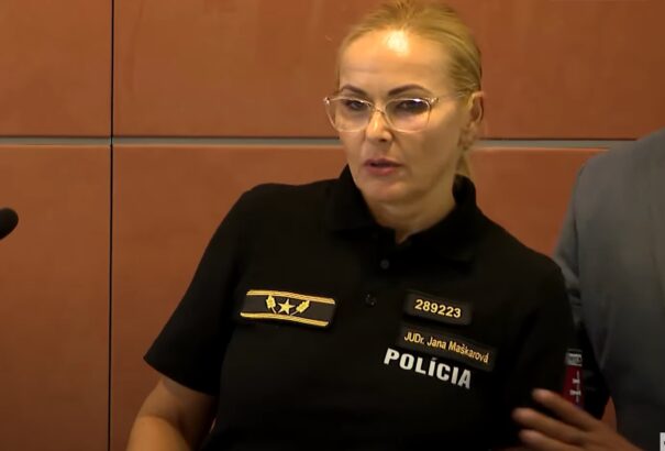 Összeesett sajtótájékoztató közben az országos rendőrfőkapitány