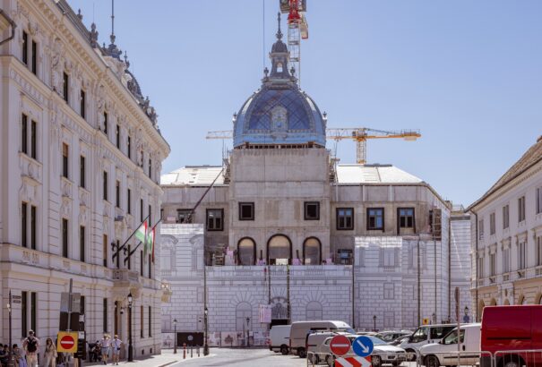 Budai Várnegyed: Különleges vakolatborítást kap az újjászülető Honvéd Főparancsnokság