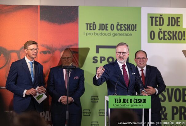 A cseh kormány nagyot akart ígérni, most a fél ország röhög rajta