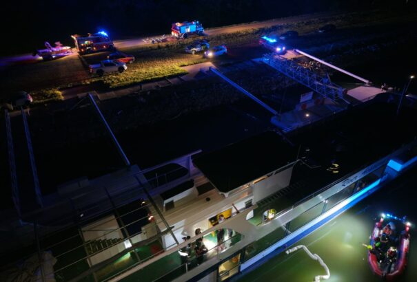 Olajfolt úszott a Duna csallóközi szakaszán