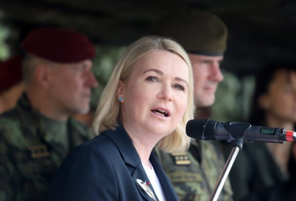 Védelmi miniszter: Csehország kész katonákat küldeni Ukrajnába