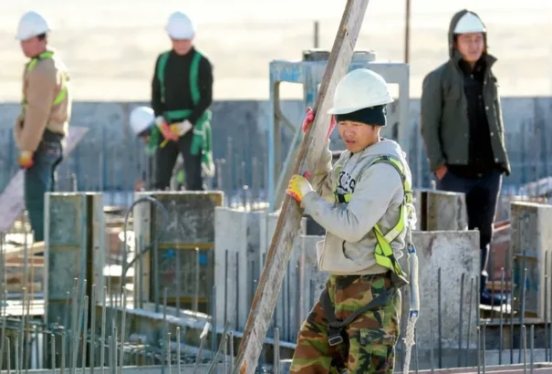 BBC: Az észak-koreaiak rabszolgaként dolgoznak Oroszországban, a fizetésük nagy része az államhoz kerül