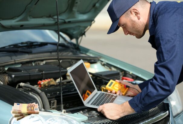 A gépkocsifenntartás luxussá válhat? Éves kötelező műszaki vizsgát írna elő Brüsszel