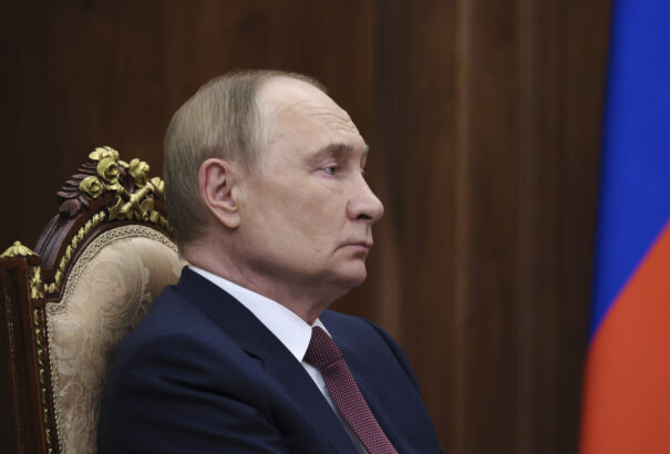 Svájc kész otthont adni a béketárgyalásoknak, Putyinnak immunitást biztosítanának