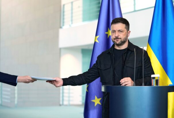 Az európai politikusok ráakaszkodtak Zelenszkijre, hogy az ő hátán jussanak be Trumphoz