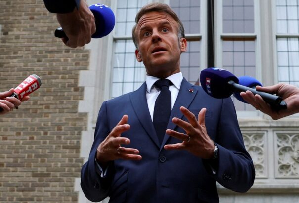 Szakad a francia tőzsde a közelgő kormányválság miatt