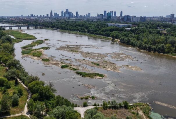 Elképesztő – Varsónál 10 centiméterre apadt a Visztula mélysége