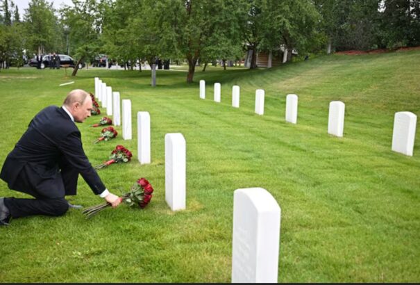 Putyin meglátogatta a második világháborúban elesett szovjet katonák sírjait Alaszkában