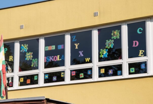 Király Zsolt: Fogyóban a magyar tanuló, növekvő a támogatás – mit ér a rekord, ha közben feleződnek az iskolák?