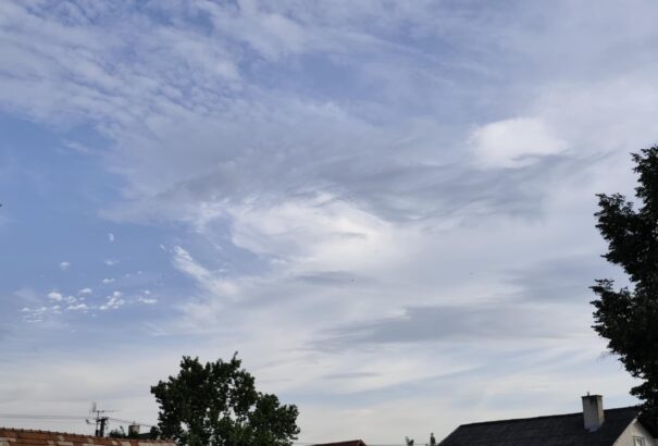 Változóan felhős, de meleg, nyárias időnk lesz