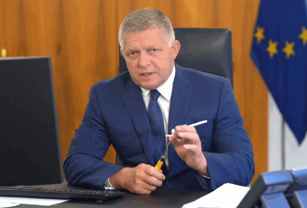 Mégsem mond beszédet a köztévében november 17-e előestéjén Robert Fico