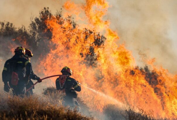 Görögország a nyári erdőtüzek eddigi legnehezebb napjait éli