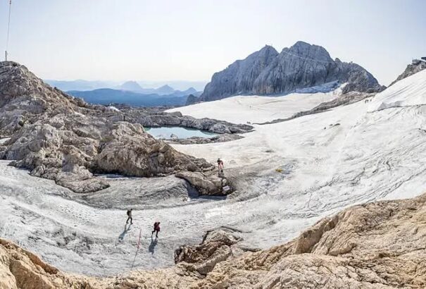 Néhány héten belül kettéválhat a Dachstein két gleccsere – 3500 éves jégkapcsolat szűnhet meg
