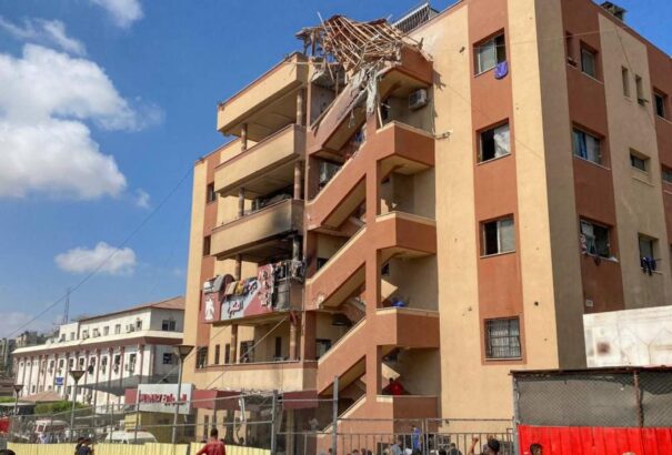 Izraeli légicsapás ért egy gázai kórházat – 20 halott, köztük négy újságíró